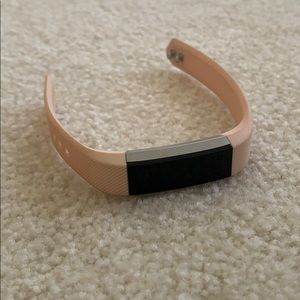 Fitbit Alta in blush pink band